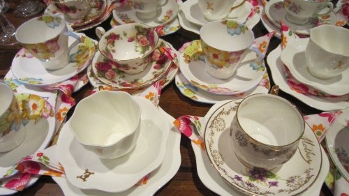 18th CENTURY TEA GARDENS… tea cups
