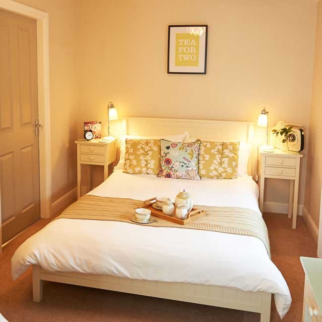 ANOTHER TEA FOR TWO AT CHEVIN GREEN FARM B & B… gallery_bedroom