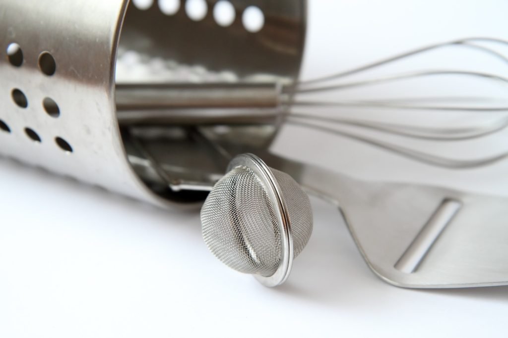 11 WHIPPING AND WHISKING TIPS FOR YOUR BAKING… kitchen-utensil-2462504_1920.jpg