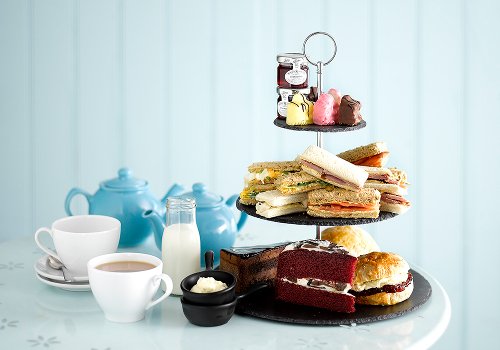 MAKE YOUR OWN VINTAGE CAKE STAND… vienna_coffee_house_venue.jpg